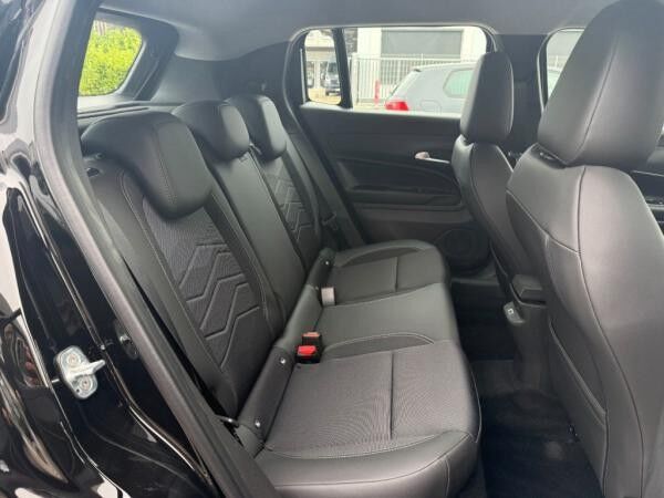 Jeep Avenger 1.2 Altitude JBL SHZ Kamera Allwetterreifen LAGERWAGEN 5x