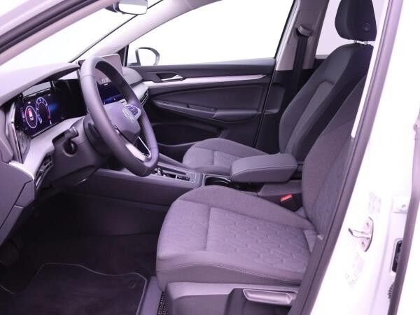 Volkswagen Golf VIII Life 1.5eTSI DSG / Navi, HuD, App, LED
