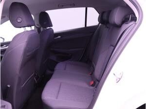 Volkswagen Golf VIII Life 1.5eTSI DSG / Navi, HuD, App, LED