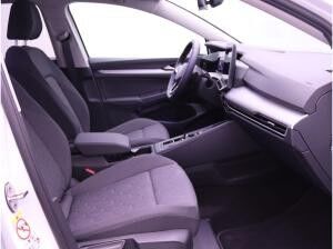 Volkswagen Golf VIII Life 1.5eTSI DSG / Navi, HuD, App, LED