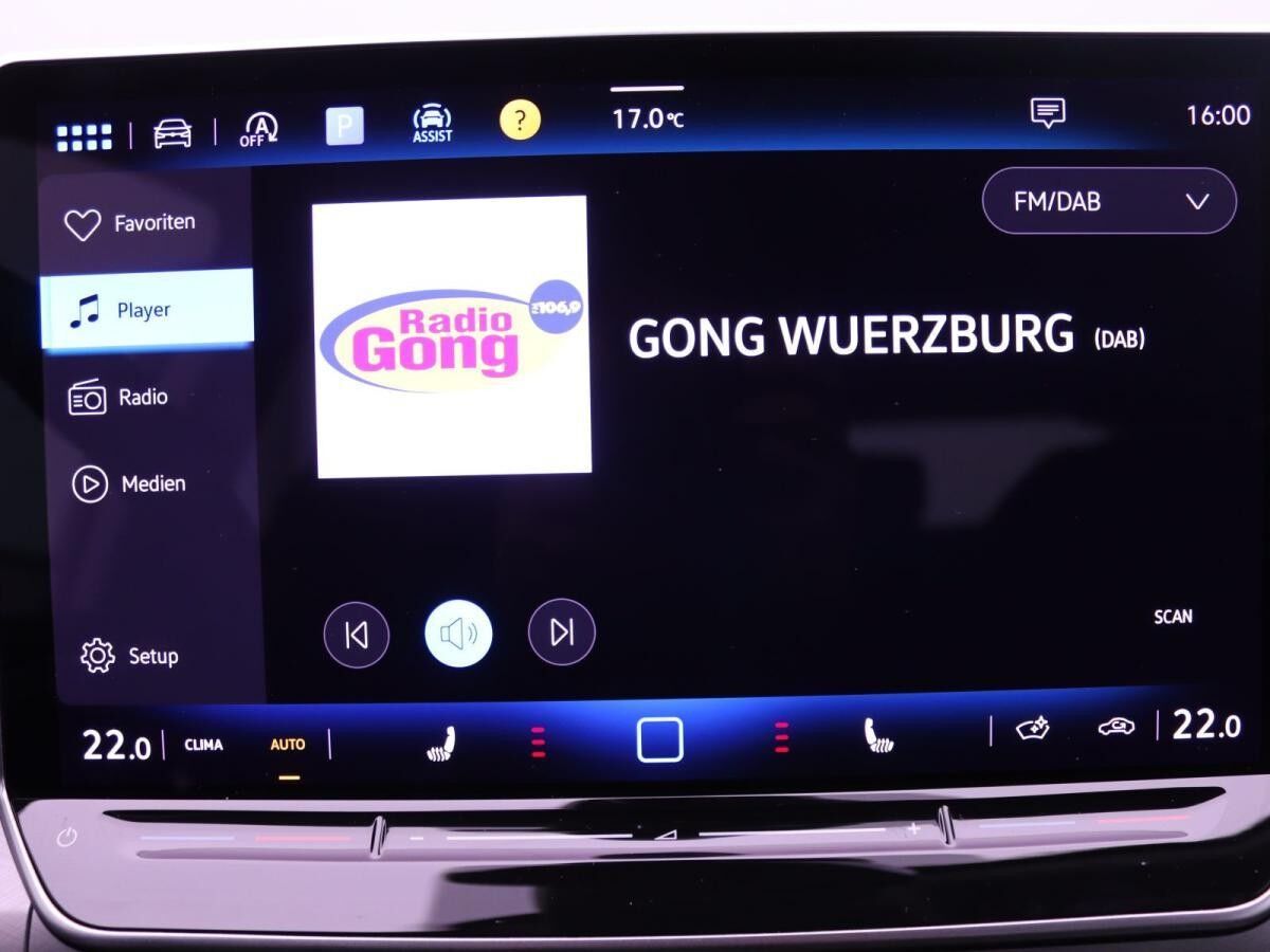 Volkswagen Golf VIII Life 1.5 eTSI DSG / App, ACC, LED, SHZ