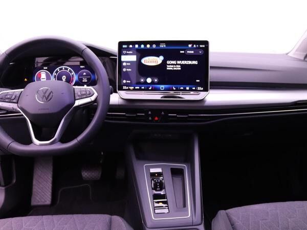 Volkswagen Golf VIII Life 1.5eTSI DSG / Navi, HuD, App, LED