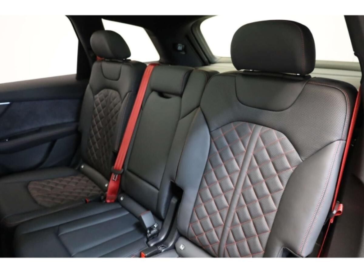 Audi Q7 TDI quattro S line business