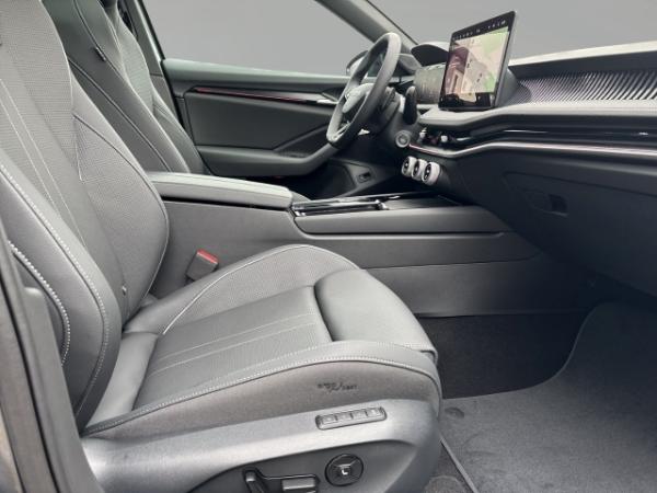 Skoda Superb Combi 2.0 TSI 195 kW 4x4 Sportline, Head-up-Display, AHK
