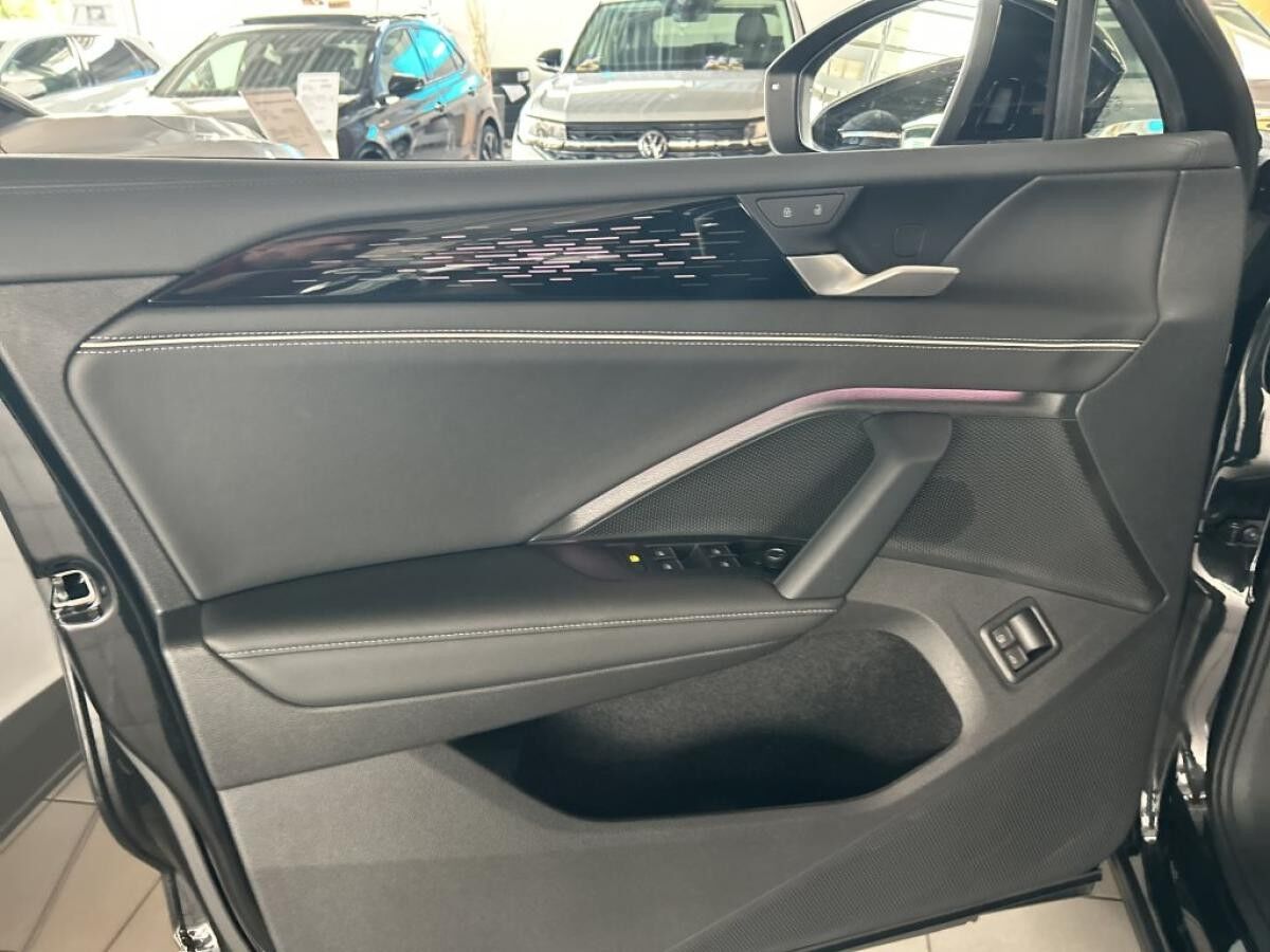 Volkswagen Tiguan Elegance 1.5 l eHybrid *AHK*NAVI*IQ.Drive*IQ.Light*20Zoll*WKR*