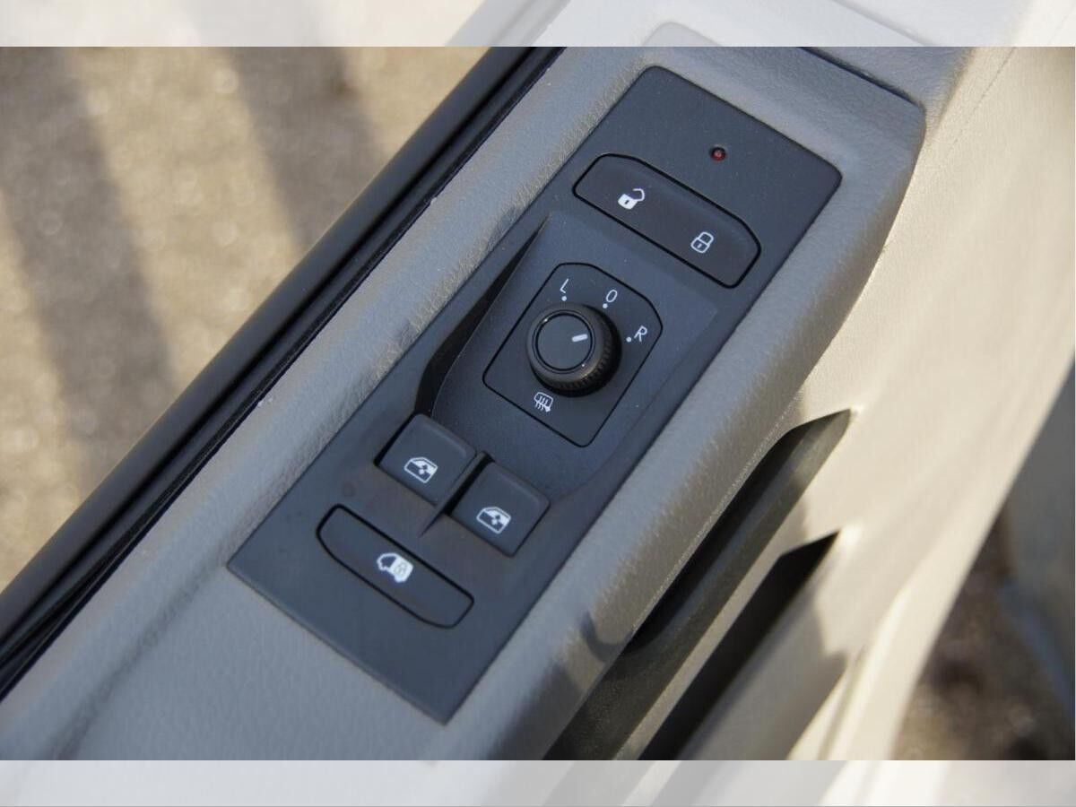 Volkswagen T6.1 Transporter Kasten AHK SITZHEIZUNG FLÜGELT.