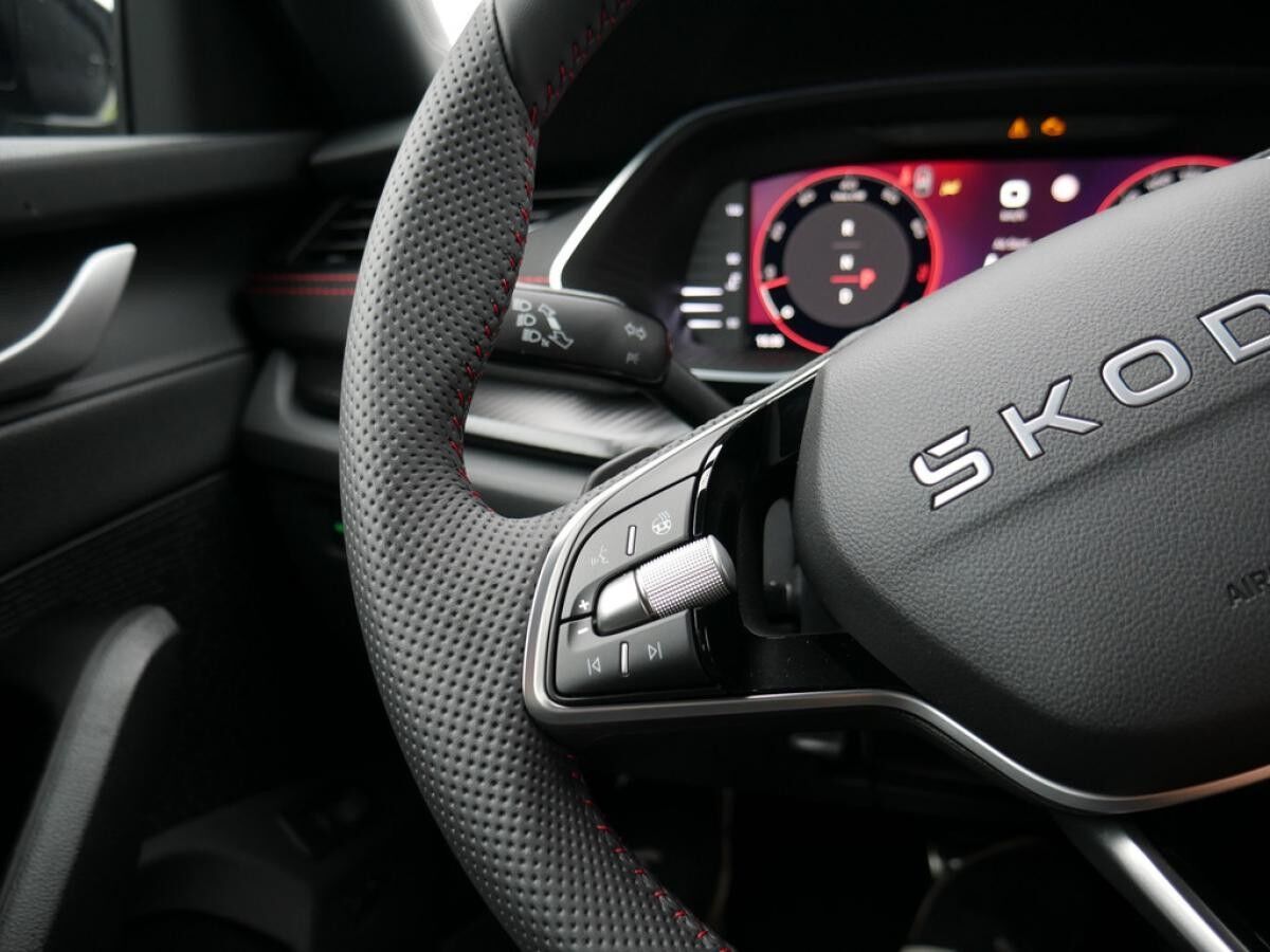 Skoda Octavia Combi 2.0 TSI RS ACC NAVI KAMERA MATRIX-LED *892*