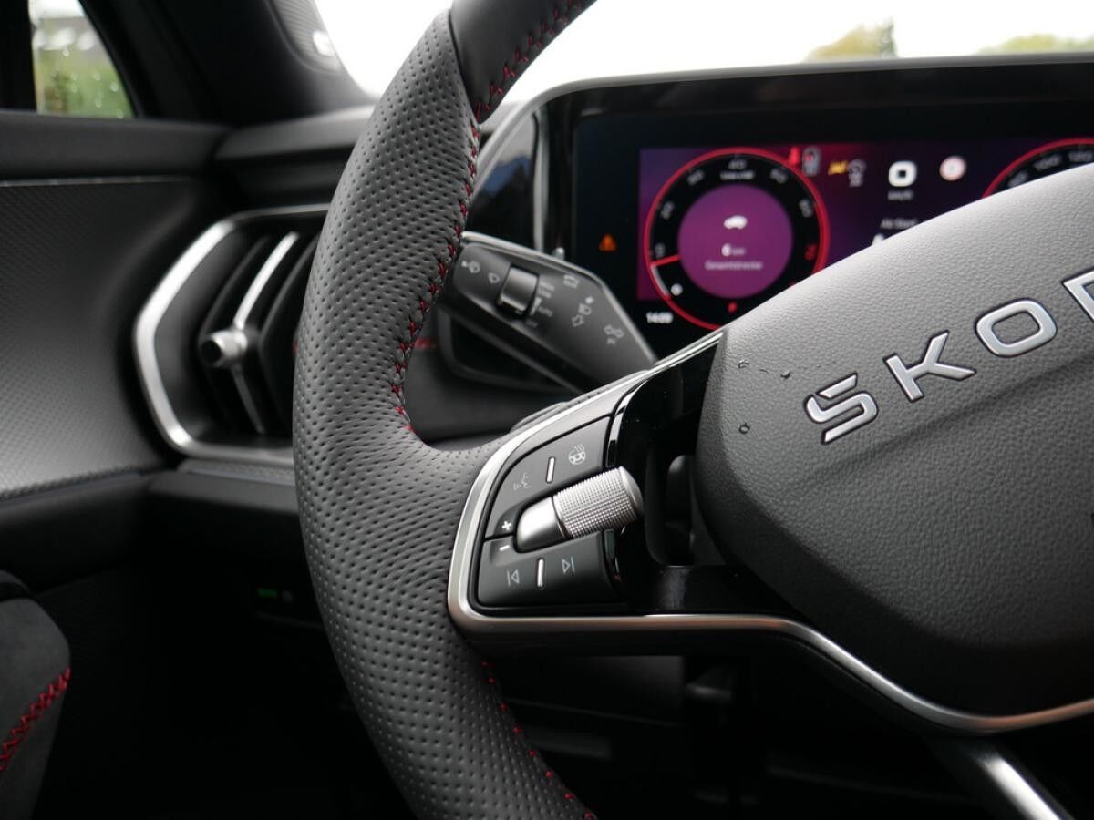 Skoda Kodiaq RS 2.0 TSI 4x4 - KEYLESS NAVI PANO 7-SITZER *SN895*