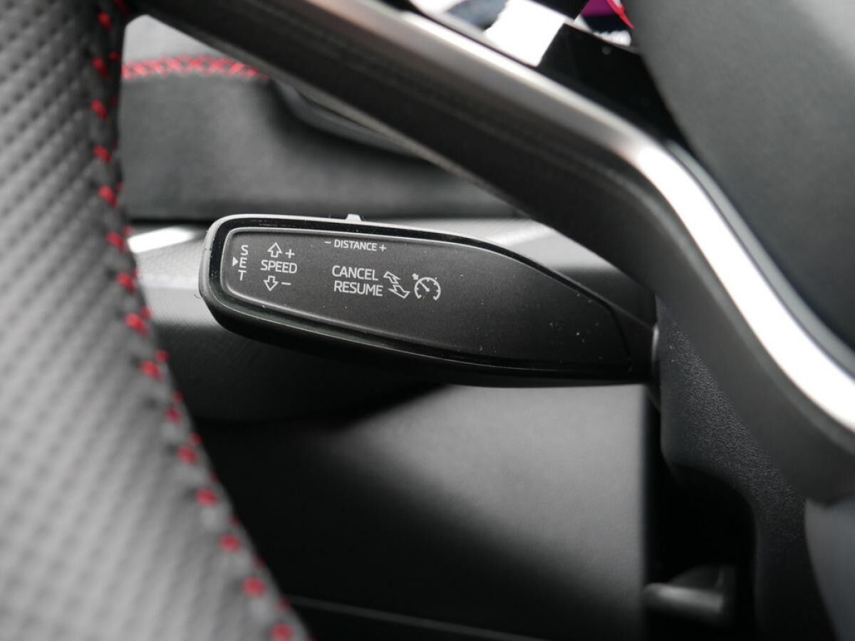 Skoda Kodiaq RS 2.0 TSI 4x4 - KEYLESS NAVI PANO 7-SITZER *SN895*