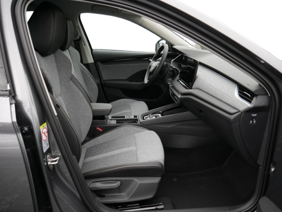 Skoda Octavia Combi 2.0 TDI DSG PDC ACC KEYLESS AHK LED *869*