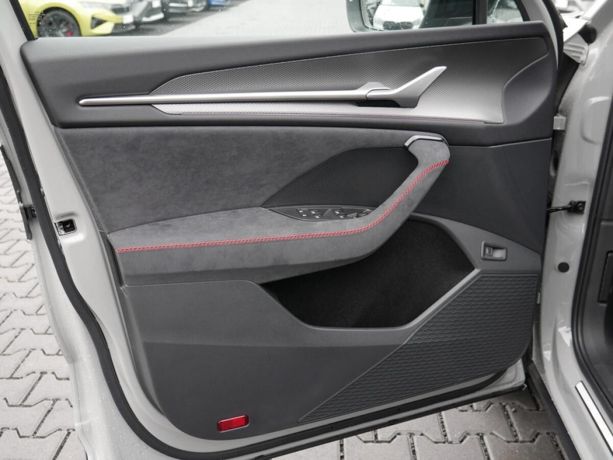 Skoda Kodiaq RS 2.0 TSI 4x4 - KEYLESS NAVI PANO 7-SITZER *SN895*