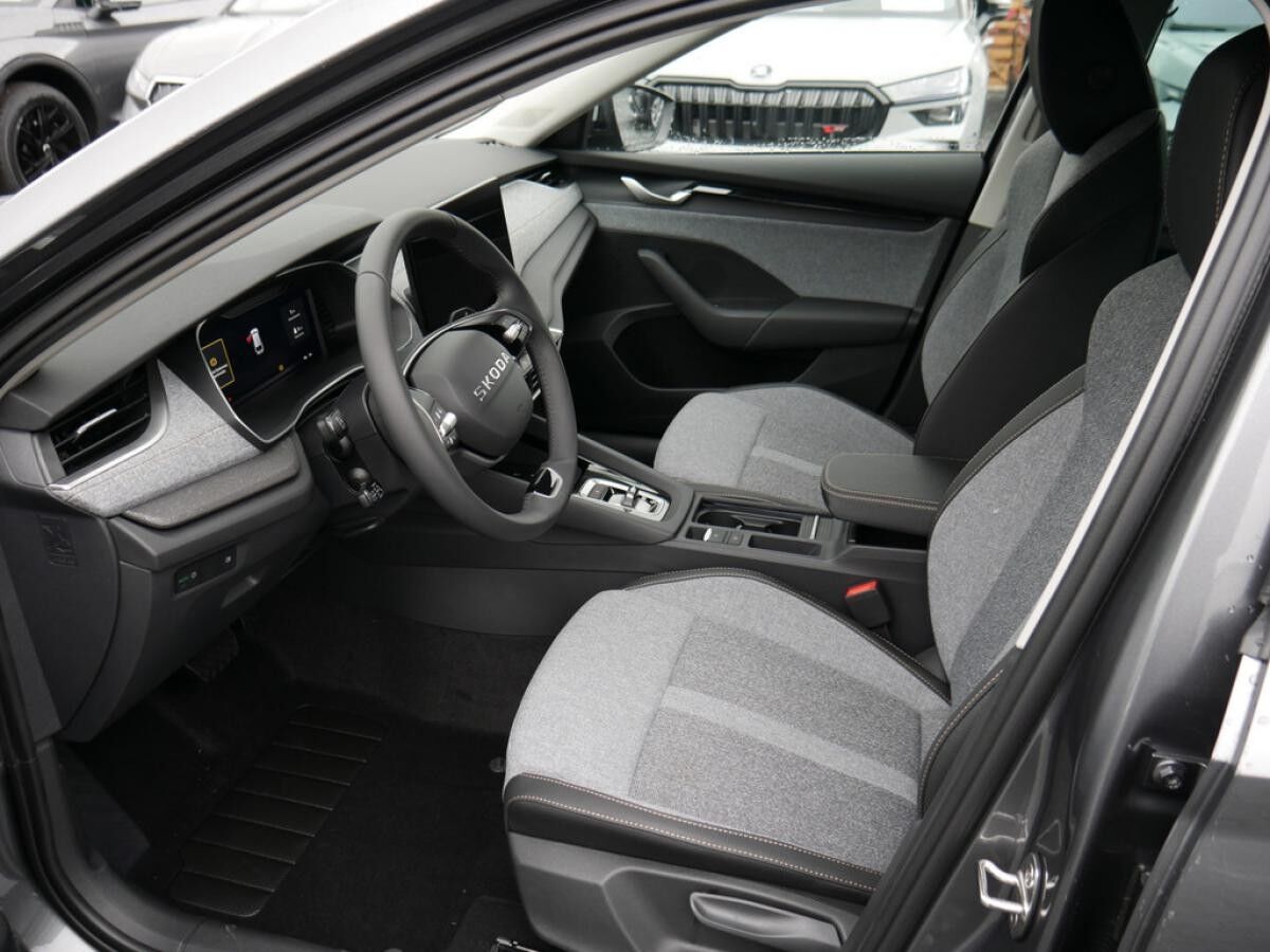 Skoda Octavia Combi 2.0 TDI DSG PDC ACC KEYLESS AHK LED *869*