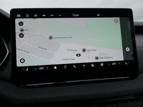 Skoda Octavia Combi 2.0 TDI Tour SHZ NAVI AHK ACC LED *872*