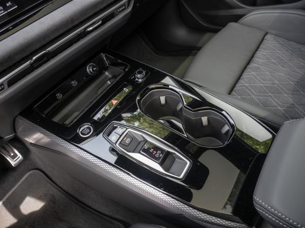 Audi A5 Avant e-hybrid quattro