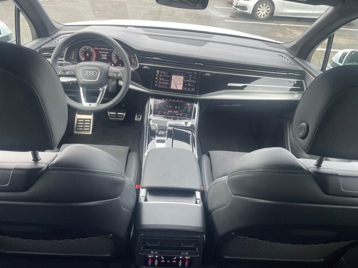 Audi Q7 SUV S line business TDI qua. Pano AHK HUD B&O