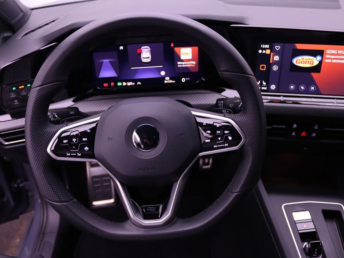 Volkswagen Golf VIII R-Line 2.0 TSI DSG / Navi, RFK, LED+