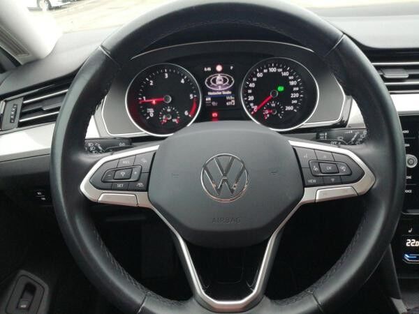 Volkswagen Passat Variant Business 2.0 TDI DSG / Navi, LED