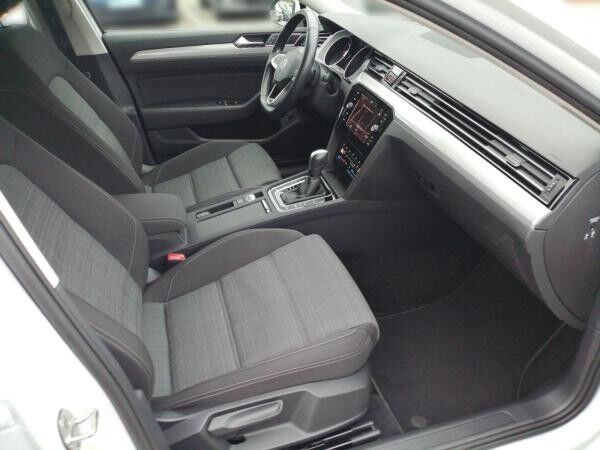 Volkswagen Passat Variant Business 2.0 TDI DSG / Navi, LED