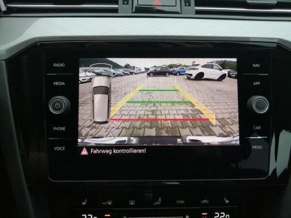 Volkswagen Passat Variant Business 2.0 TDI DSG / Navi, LED