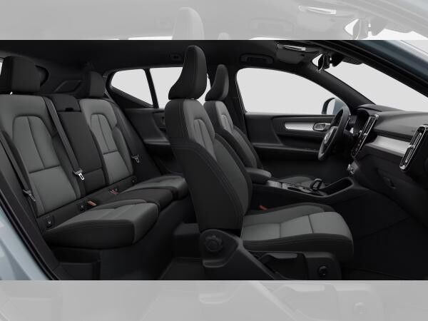 Volvo XC40 Plus Dark B3 Benzin (MY 2026) *GANZJAHRESREIFEN*
