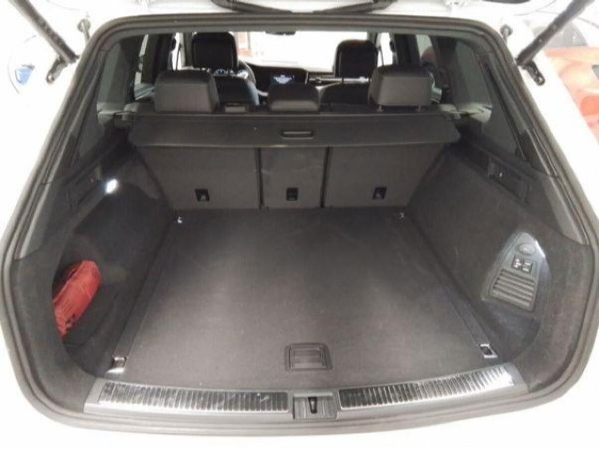 Volkswagen Touareg 3.0 TDI R-Line Navi Leder IQ.Light DAB+