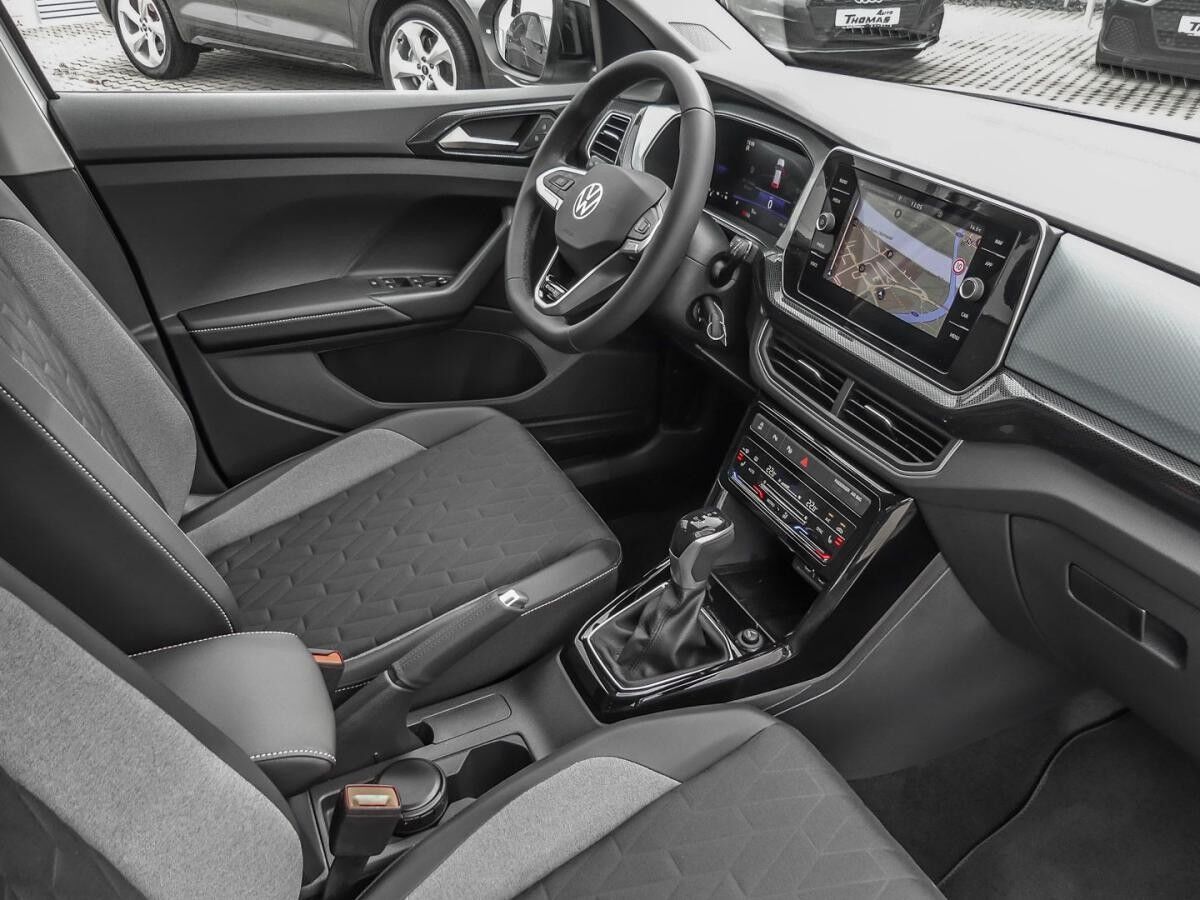 Volkswagen T-Cross 1.0 TSI AHK Ganzjahresreifen
