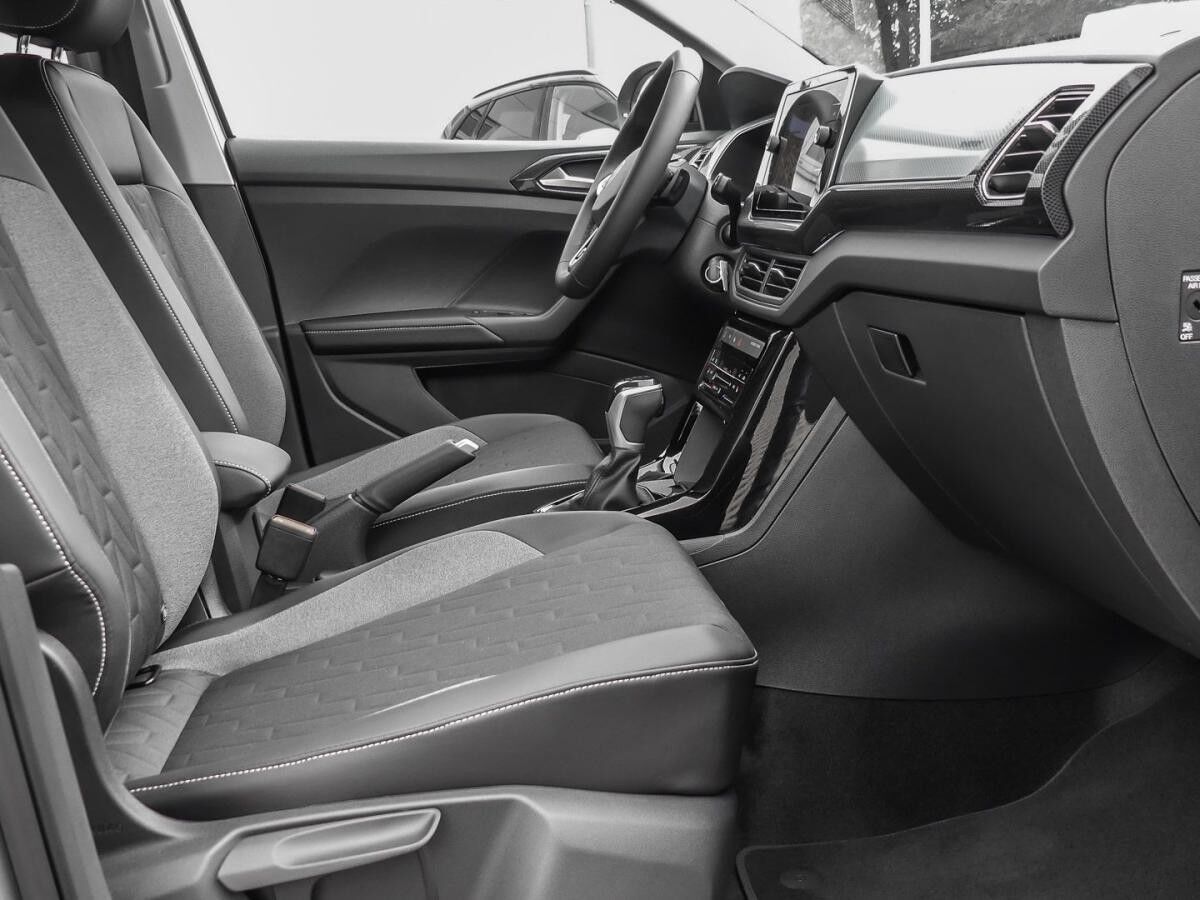 Volkswagen T-Cross 1.0 TSI AHK Ganzjahresreifen