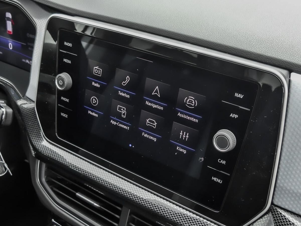 Volkswagen T-Cross 1.0 TSI AHK Ganzjahresreifen