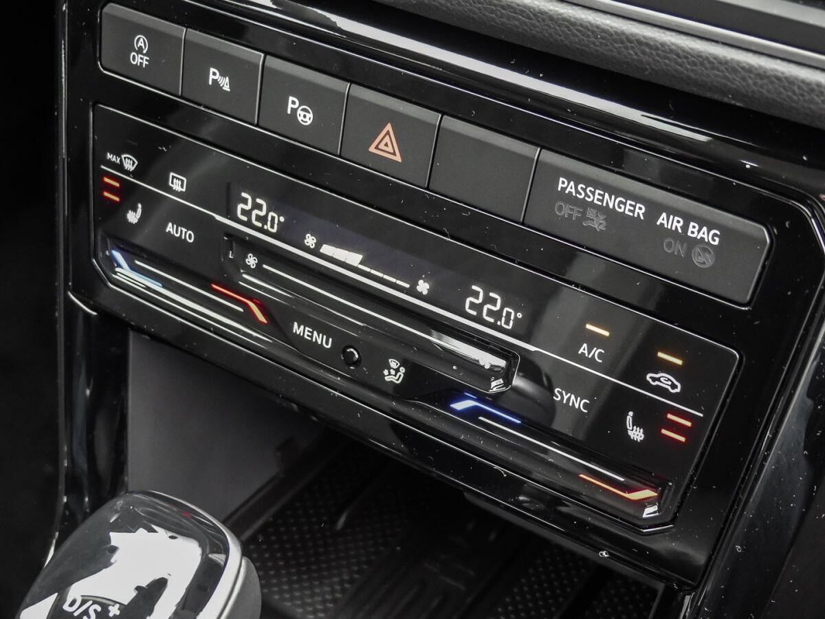 Volkswagen T-Cross 1.0 TSI AHK Ganzjahresreifen