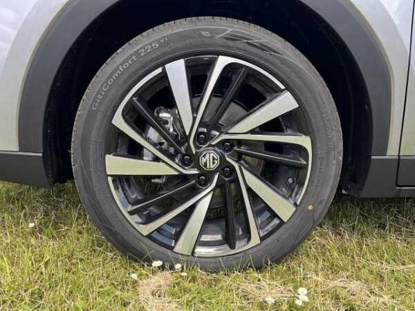 MG ZS Hybrid+ Luxury **7 Jahre Garantie**