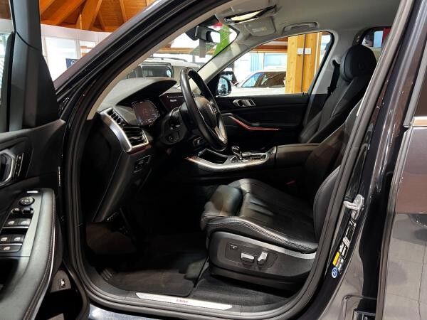BMW X5 xDrive 45 AHK Laser Navi