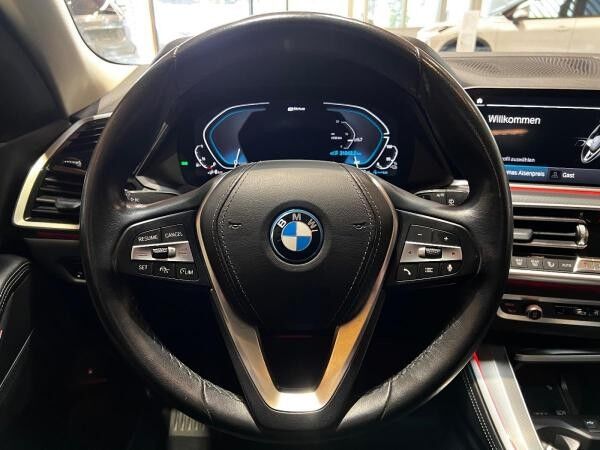 BMW X5 xDrive 45 AHK Laser Navi