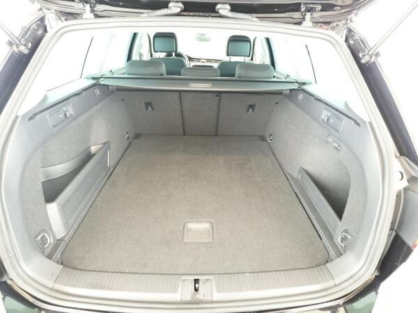 Volkswagen Passat Variant 2.0 TDI Business *AHK*StandH*LED*SHZ*RFK*