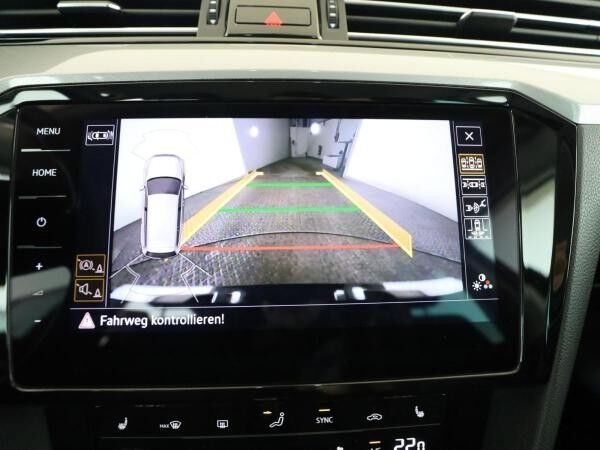 Volkswagen Passat Variant 2.0 TDI Business *AHK*StandH*LED*SHZ*RFK*