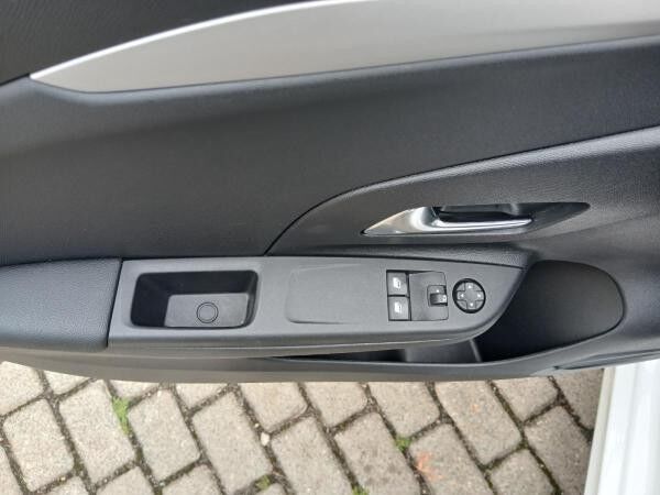Opel Corsa F 1.2T Parkpilot,Lenkradheizung,Tempomat