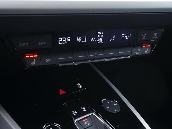 Audi Q4 e-tron Q4 45 e-tron LED/HuD/ACC/R-Kamera/Memory/20 Zoll