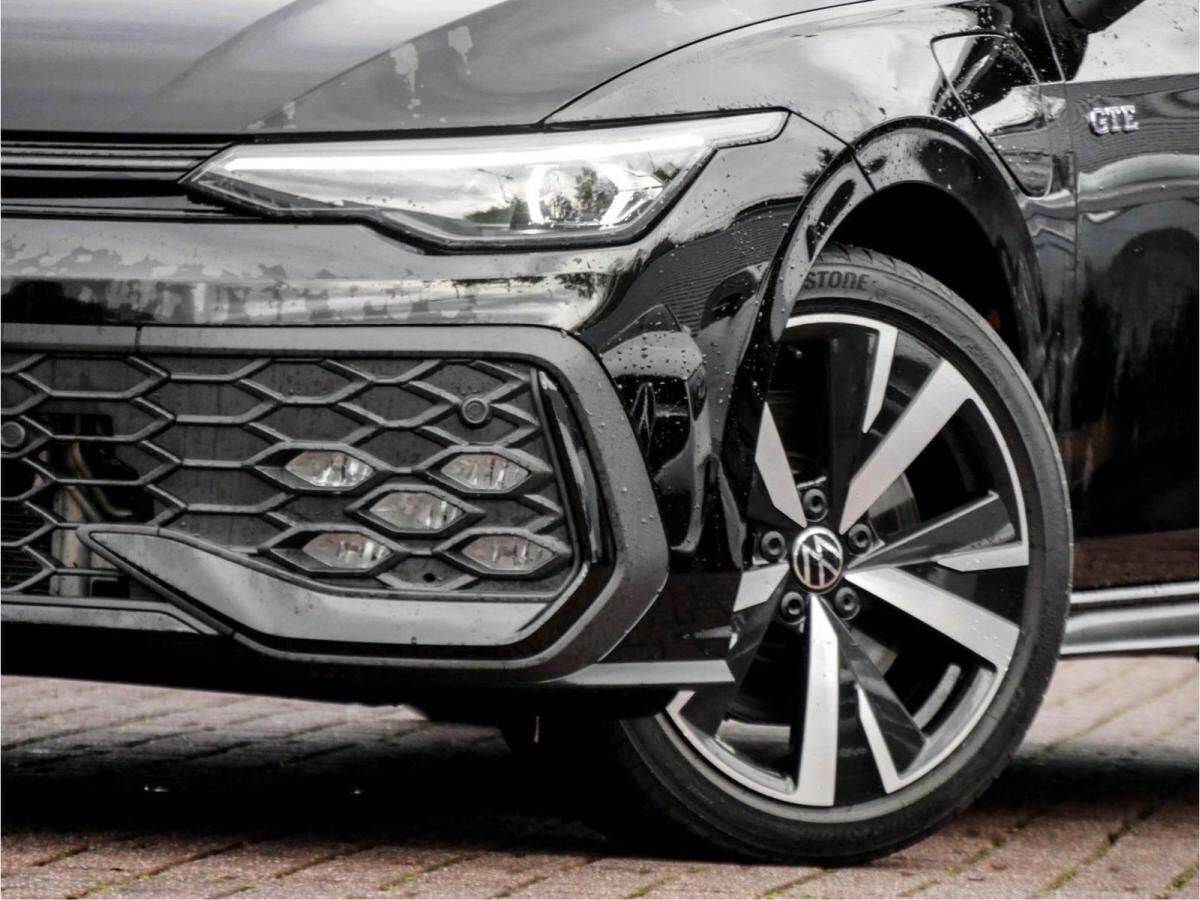 Volkswagen Golf VIII GTE FACELIFT Hybrid DSG ACC DCC AHK BLACK STYLE HEAD UP
