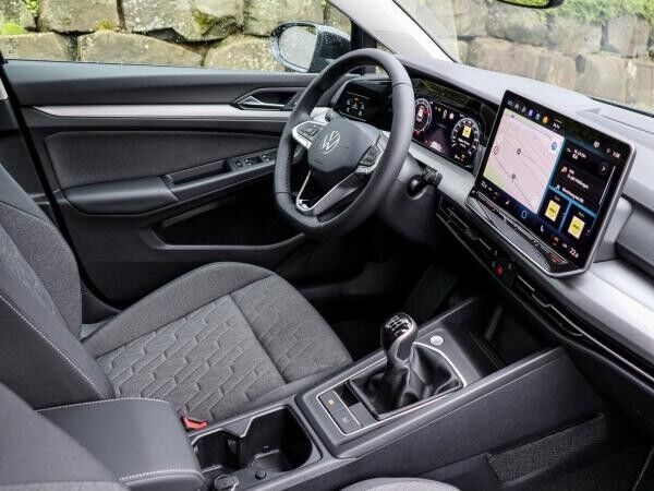 Volkswagen Golf VIII Life 1.5 TSI ACC LED NAVI SITZHZG KLIMA DAB