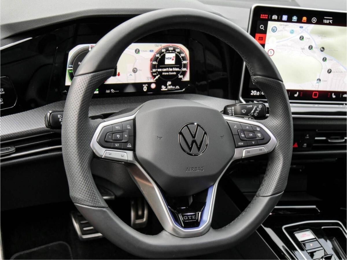 Volkswagen Golf VIII GTE FACELIFT Hybrid DSG ACC DCC AHK BLACK STYLE HEAD UP