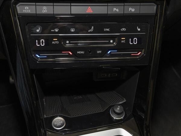 Volkswagen T-Roc R-Line | Black Style | Easy Open | Rückfahrkamera | 8-fach bereift