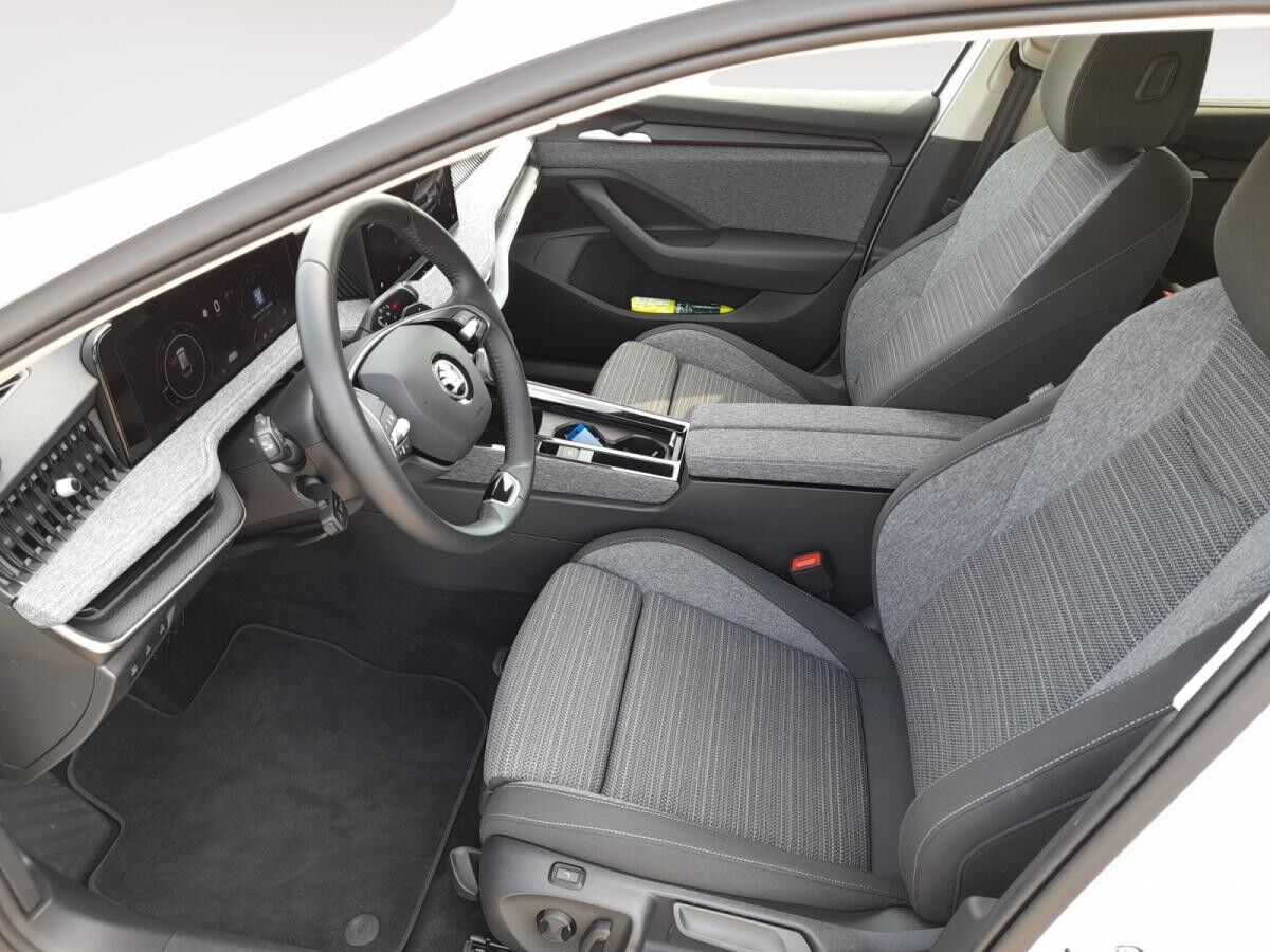 Skoda Superb Combi 2.0 TDI Selection Matrix AHK 360°