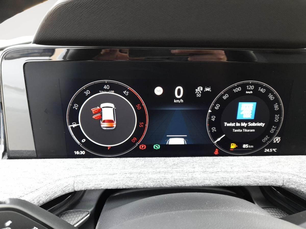 Skoda Superb Combi 2.0 TDI Selection Matrix AHK 360°