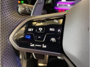 Volkswagen Golf VIII R 2.0 TSI 4M*Black Style*IQ.LIGHT*ACC*
