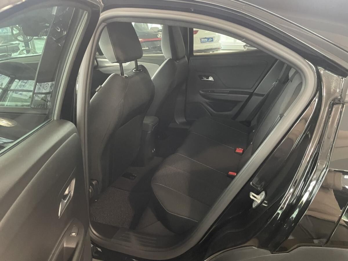 Opel Mokka 1.2 AT Edition SHZ PDC Kimaautomatik LED Opel Mokka 1.2 AT Edition SHZ PDC Kimaautomatik LED