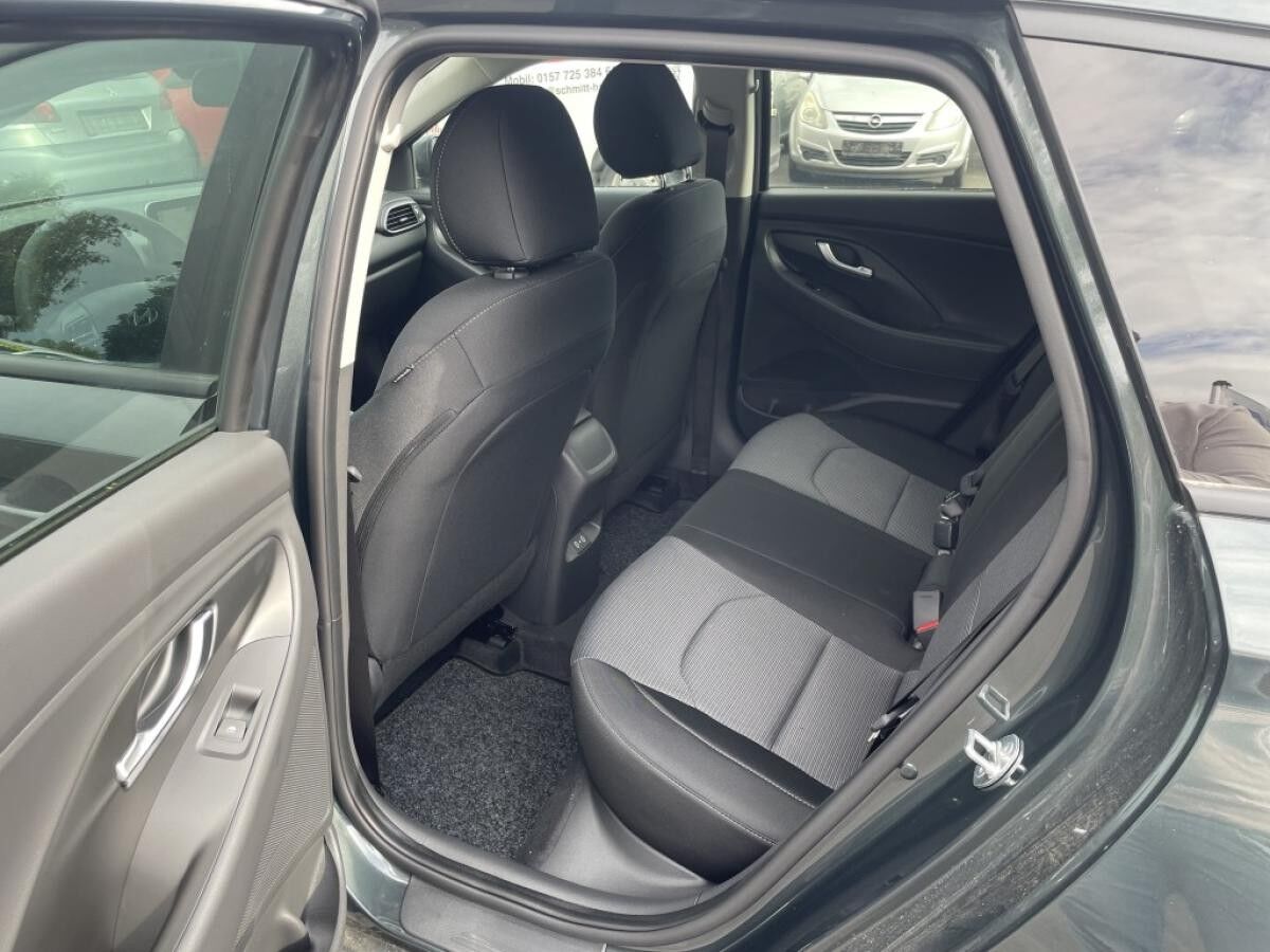 Hyundai i30 Kombi MJ25 1.5 T-GDI Navi LED SHZ PDC v+h Kam