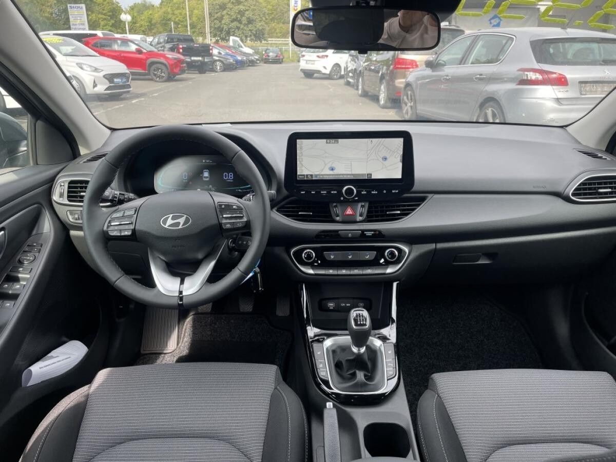 Hyundai i30 Kombi MJ25 1.5 T-GDI Navi LED SHZ PDC v+h Kam