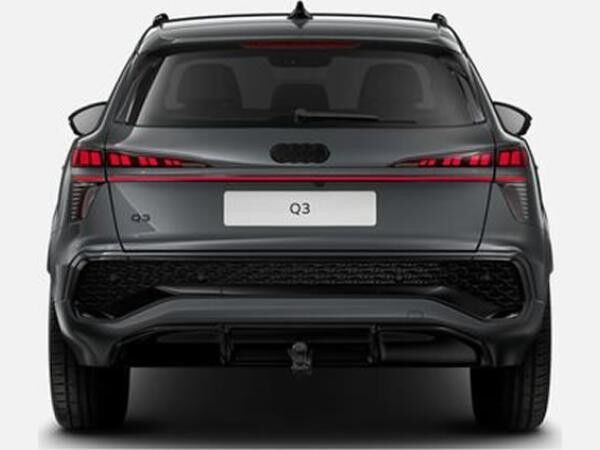 Audi Q3 SUV e-hybrid S tr. PANO Matrix AHK 20 HUD 360