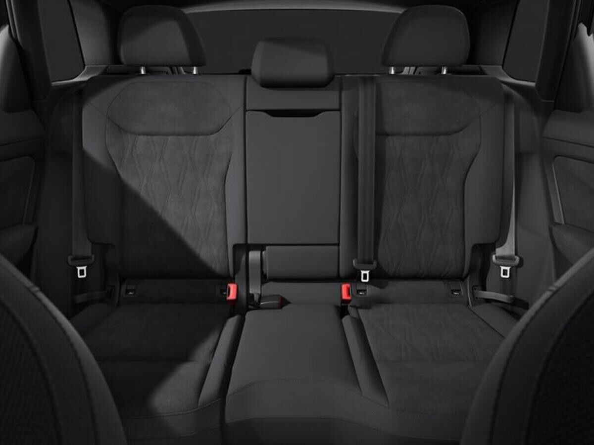 Audi Q3 SUV e-hybrid S tr. LED AHK FLA ACC Cam 19