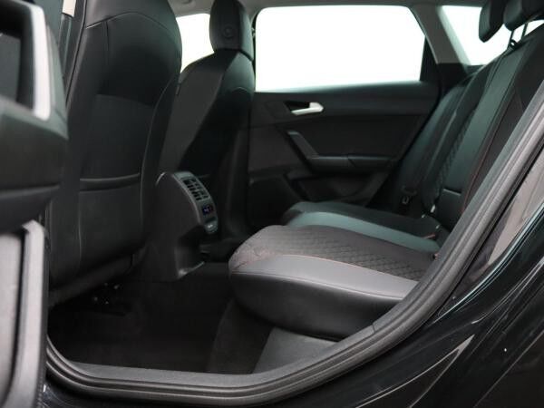 Seat Leon ST FR 1.5 eTSI DSG / Navi, Matrix, RFK, ACC