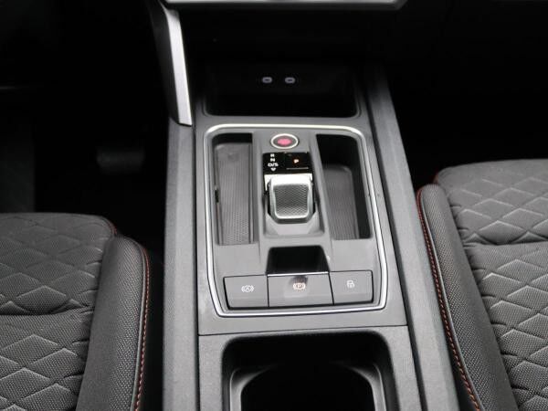 Seat Leon ST FR 1.5 eTSI DSG / Navi, Matrix, RFK, ACC